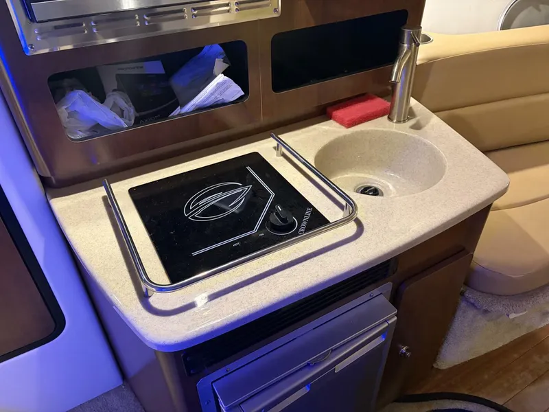 Slide: The Image of Crownline Boats 264 CR 2019 - 30
