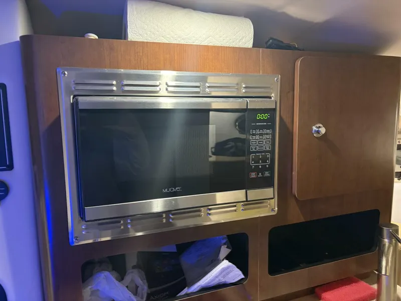 Slide: The Image of Crownline Boats 264 CR 2019 - 31