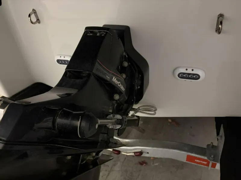 Slide: The Image of Crownline Boats 264 CR 2019 - 36