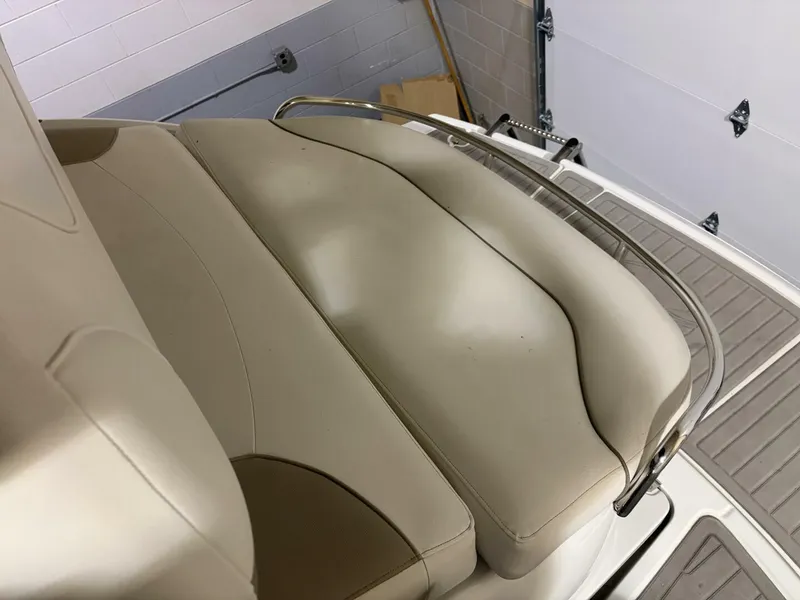 Slide: The Image of Crownline Boats 264 CR 2019 - 7
