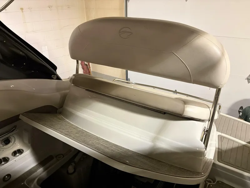 Slide: The Image of Crownline Boats 264 CR 2019 - 9