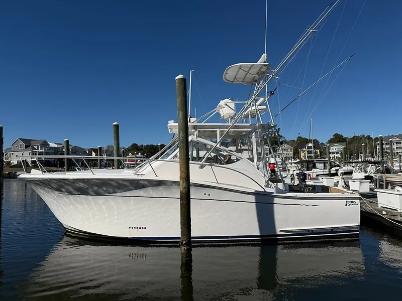 The Image of Luhrs 37 IPS Canyon Series 2011 - 0