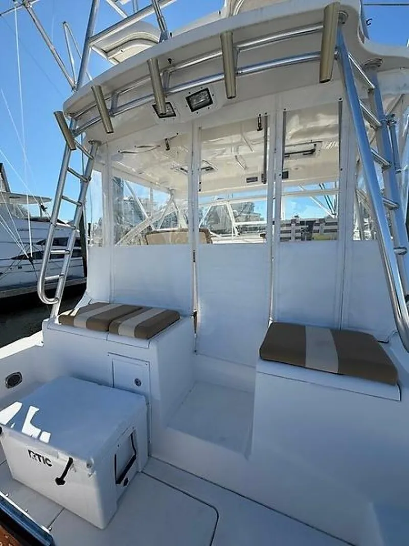 Slide: The Image of Luhrs 37 IPS Canyon Series 2011 - 3