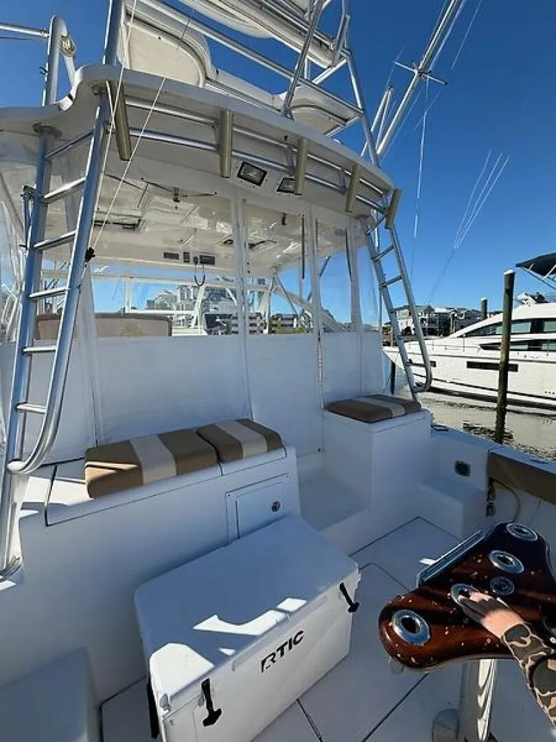 Slide: The Image of Luhrs 37 IPS Canyon Series 2011 - 4