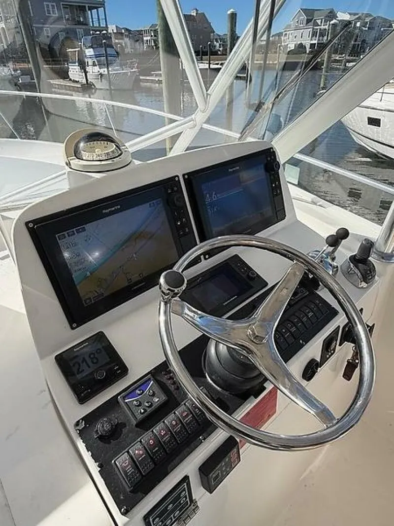 Slide: The Image of Luhrs 37 IPS Canyon Series 2011 - 9