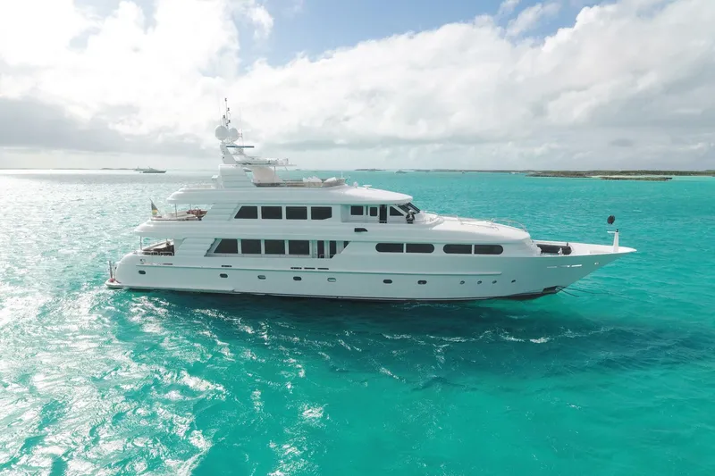 The Image of Cheoy Lee Tri-Deck 2003 - 0