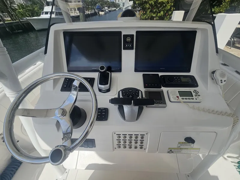 Slide: The Image of Intrepid 300 Center Console 2013 - 10
