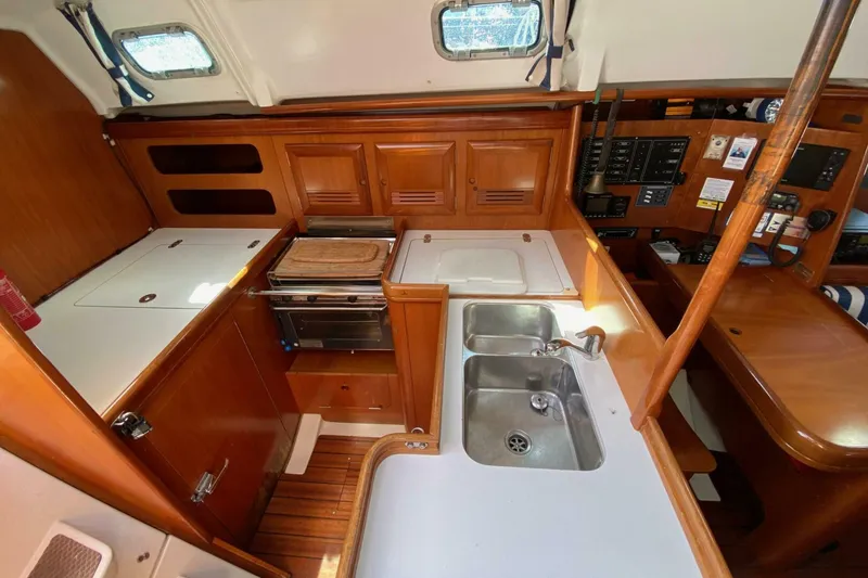 Slide: The Image of Beneteau Oceanis 361 2001 - 3