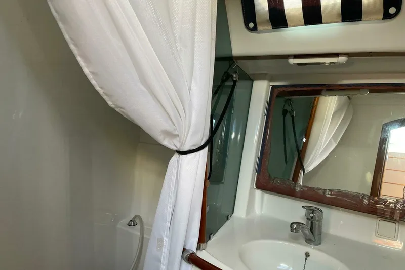Slide: The Image of Beneteau Oceanis 361 2001 - 9