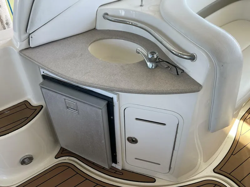 Slide: The Image of Sea Ray 320 Sundancer 2006 - 11