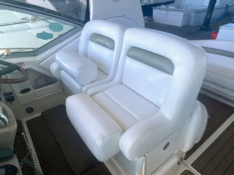 Slide: The Image of Sea Ray 320 Sundancer 2006 - 15