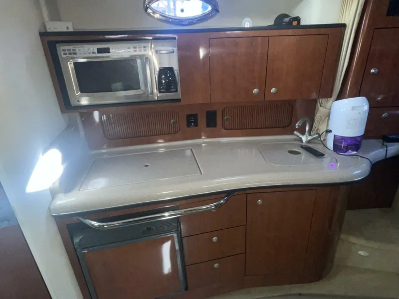 Slide: The Image of Sea Ray 320 Sundancer 2006 - 25