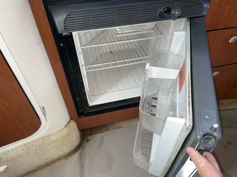 Slide: The Image of Sea Ray 320 Sundancer 2006 - 26