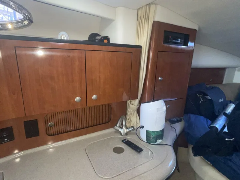 Slide: The Image of Sea Ray 320 Sundancer 2006 - 28