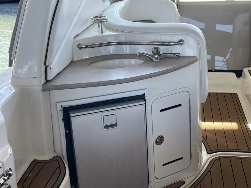 Slide: The Image of Sea Ray 320 Sundancer 2006 - 4