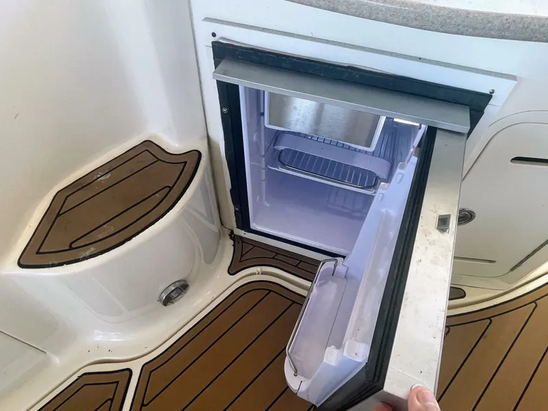 Slide: The Image of Sea Ray 320 Sundancer 2006 - 5