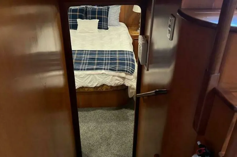 Slide: The Image of Hyatt 51 Aft Cabin MY 1998 - 46