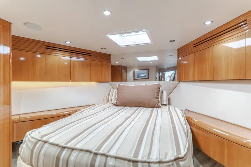 Slide: The Image of Hatteras 54 Convertible 2003 - 19