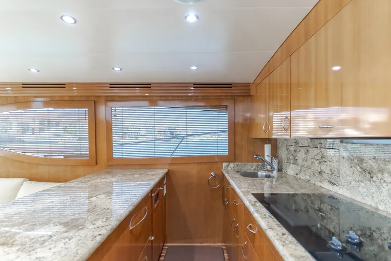 Slide: The Image of Hatteras 54 Convertible 2003 - 9