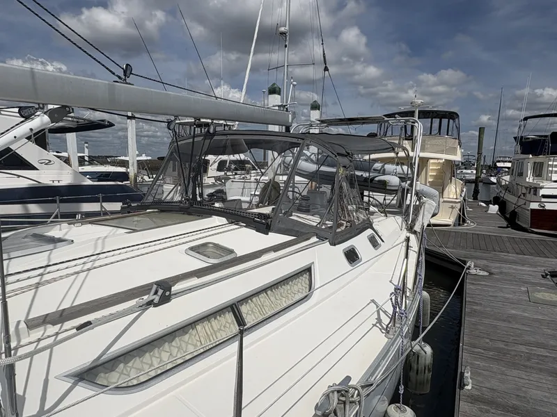 Slide: The Image of Jeanneau 45.2 1998 - 4