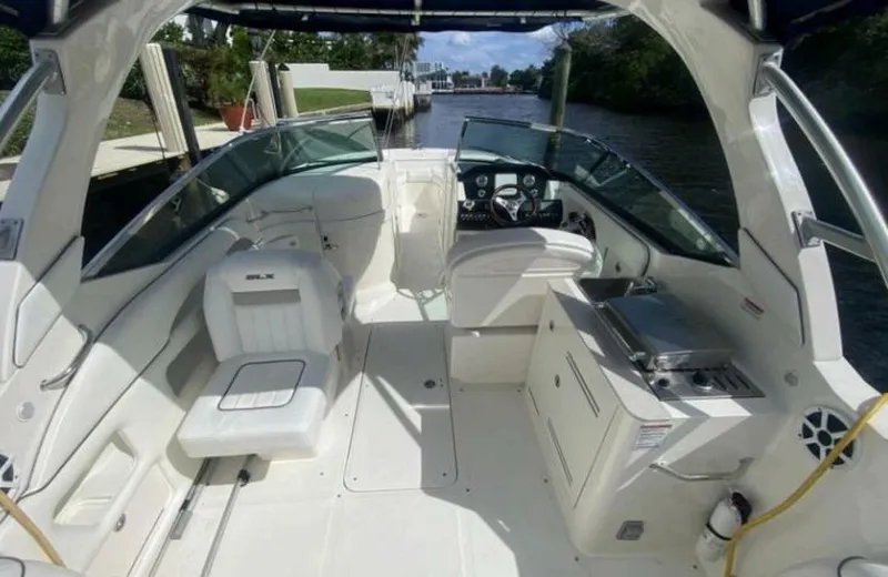 Slide: The Image of Sea Ray 300 SLX 2010 - 4