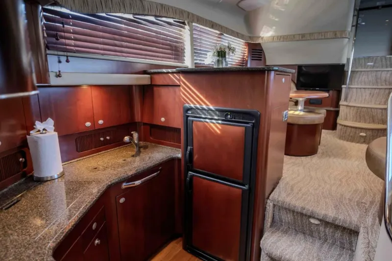 Slide: The Image of Sea Ray 40 Motor Yacht 2006 - 15