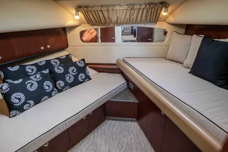 Slide: The Image of Sea Ray 40 Motor Yacht 2006 - 16
