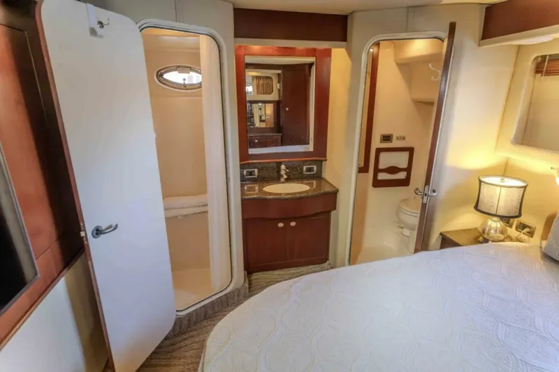 Slide: The Image of Sea Ray 40 Motor Yacht 2006 - 18