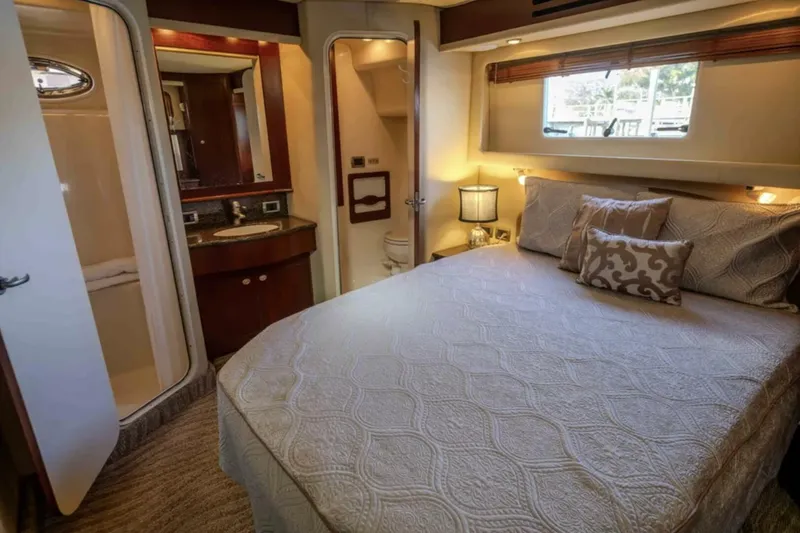 Slide: The Image of Sea Ray 40 Motor Yacht 2006 - 19