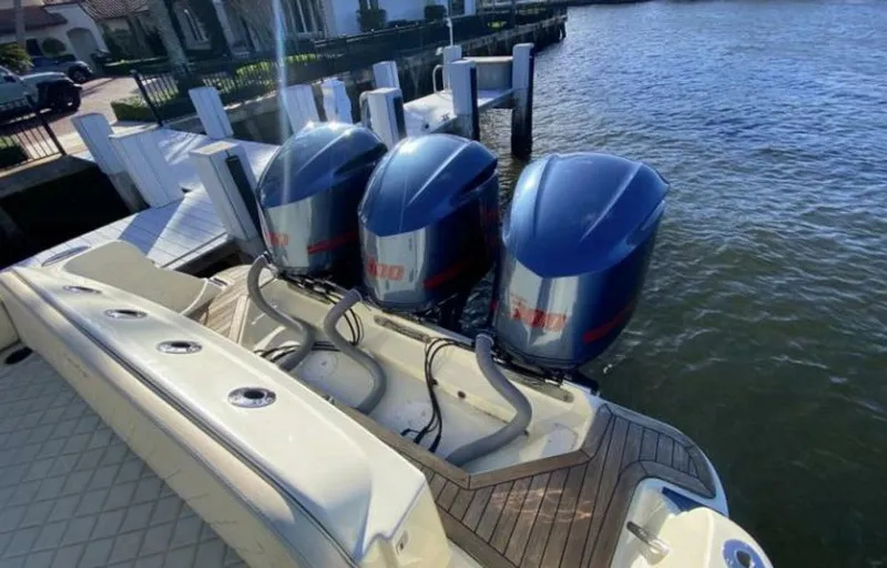 Slide: The Image of Chris-Craft Catalina 34 2018 - 3