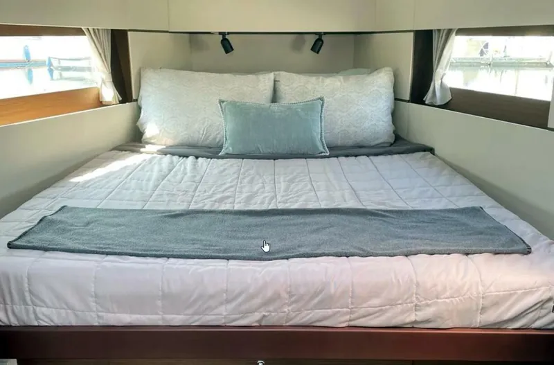 Slide: The Image of Beneteau Oceanis 38.1 2022 - 2