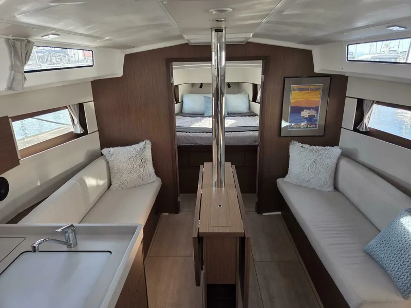 Slide: The Image of Beneteau Oceanis 38.1 2022 - 20