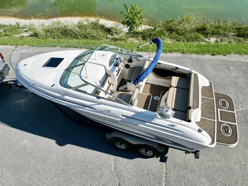 Slide: The Image of Sea Ray 215 Express Cruiser 1999 - 10