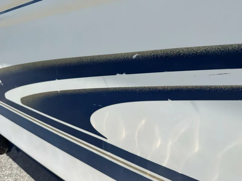 Slide: The Image of Sea Ray 215 Express Cruiser 1999 - 109