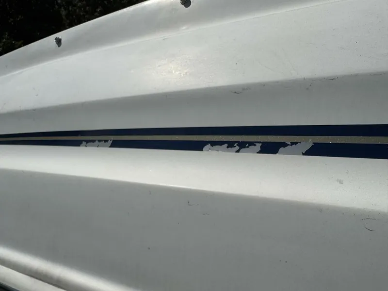 Slide: The Image of Sea Ray 215 Express Cruiser 1999 - 116
