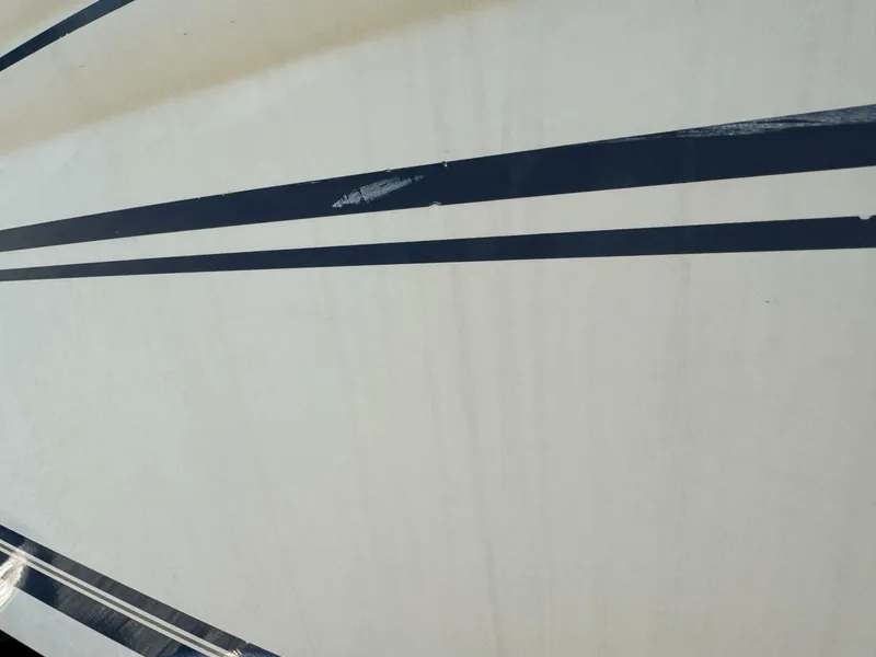 Slide: The Image of Sea Ray 215 Express Cruiser 1999 - 120