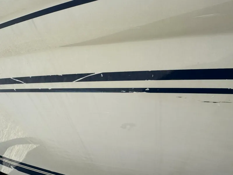 Slide: The Image of Sea Ray 215 Express Cruiser 1999 - 122