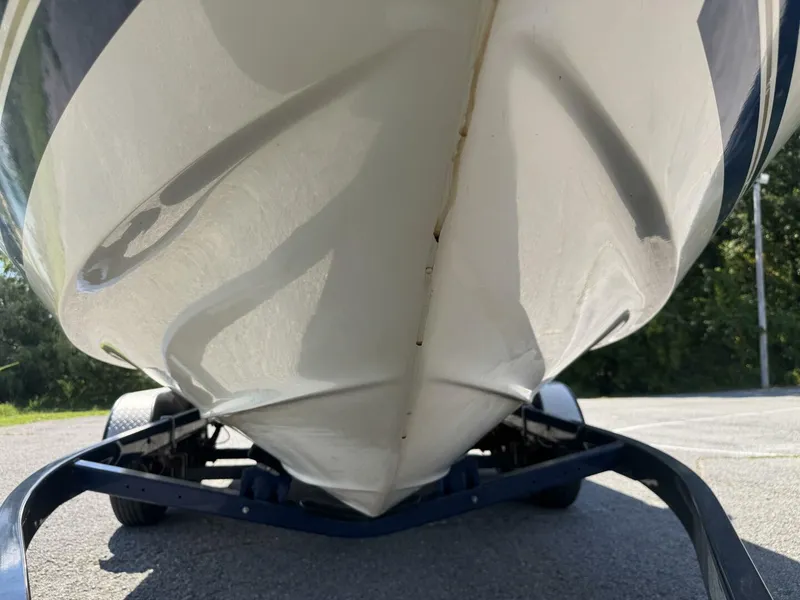 Slide: The Image of Sea Ray 215 Express Cruiser 1999 - 128