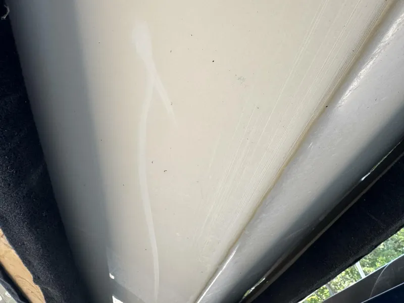 Slide: The Image of Sea Ray 215 Express Cruiser 1999 - 150
