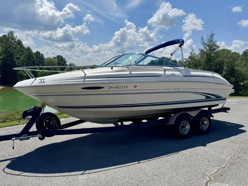 Slide: The Image of Sea Ray 215 Express Cruiser 1999 - 17