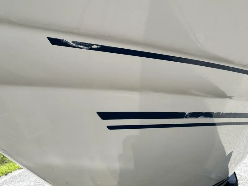 Slide: The Image of Sea Ray 215 Express Cruiser 1999 - 171