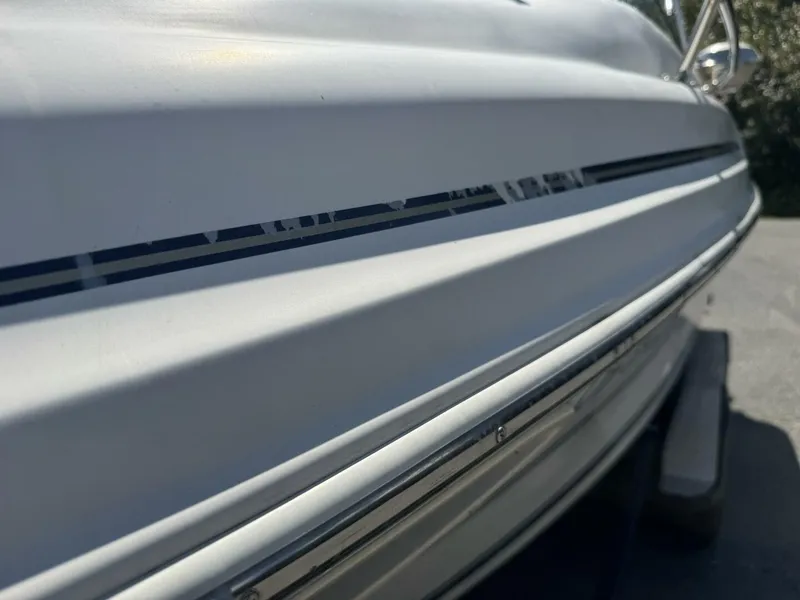 Slide: The Image of Sea Ray 215 Express Cruiser 1999 - 192