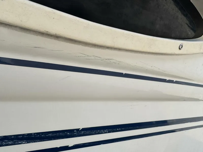 Slide: The Image of Sea Ray 215 Express Cruiser 1999 - 196
