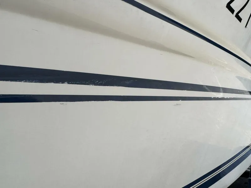 Slide: The Image of Sea Ray 215 Express Cruiser 1999 - 198