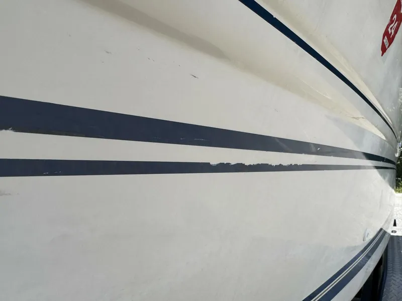 Slide: The Image of Sea Ray 215 Express Cruiser 1999 - 199