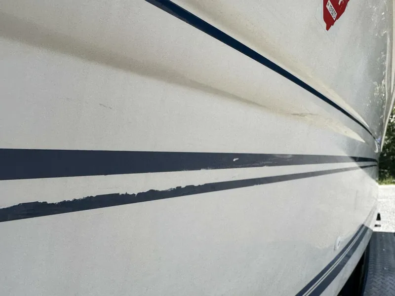Slide: The Image of Sea Ray 215 Express Cruiser 1999 - 200