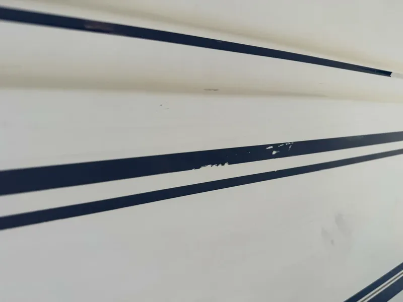 Slide: The Image of Sea Ray 215 Express Cruiser 1999 - 202