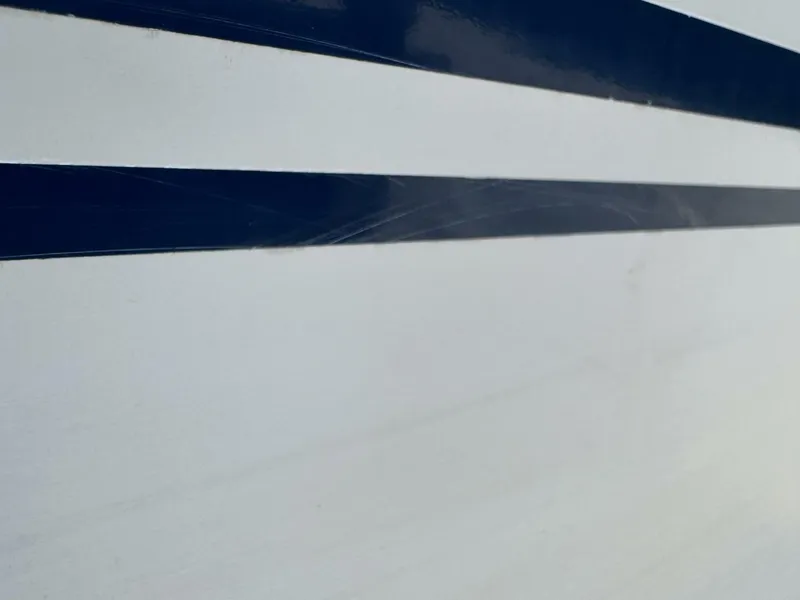 Slide: The Image of Sea Ray 215 Express Cruiser 1999 - 209