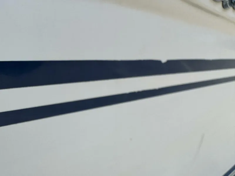 Slide: The Image of Sea Ray 215 Express Cruiser 1999 - 210