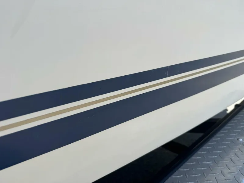 Slide: The Image of Sea Ray 215 Express Cruiser 1999 - 212